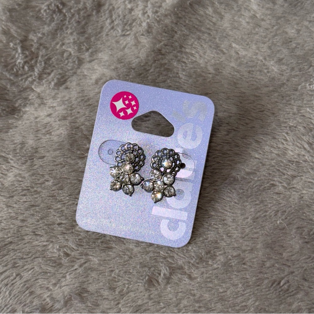 Claire's Silver Round Flower Earrings